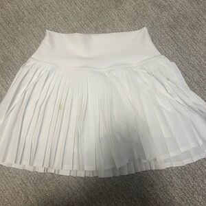 Alo Yoga grand slam tennis skirt in white size xs